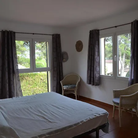 Villa De 5 Dormitorios Con Piscina Privada En L'Estartit - Es-323-69 *
